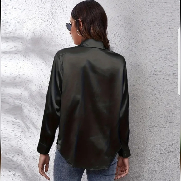 Jolie &Joy Black Satin Look Button Front Tunic Blouse NWT Sz. S - Picture 2 of 9